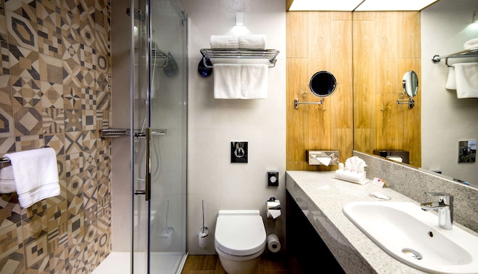 Radisson Blu Hotel, Szczecin - Superior Room bathroom