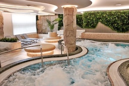 Radisson Blu Hotel, Szczecin - Baltica Wellness and Spa jacuzzi