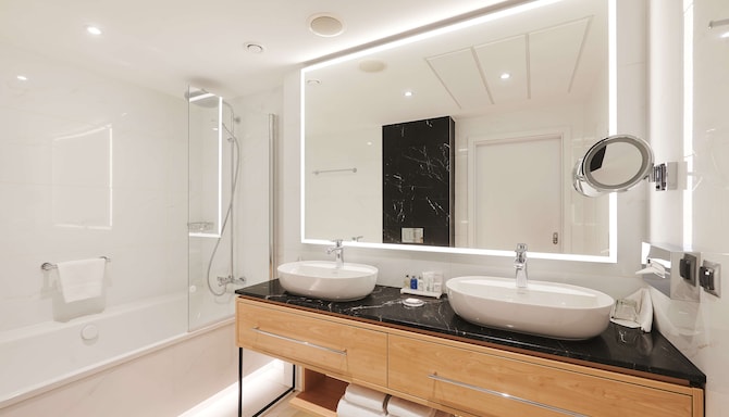 Radisson Blu Hotel, Szczecin - Junior Suite high floor (9th floor) bathroom