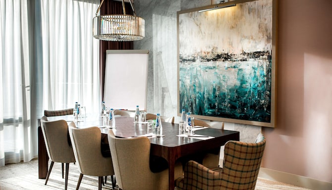 Radisson Blu Hotel, Szczecin - Suite One Bedroom - Prestige Blu (2nd floor) living room