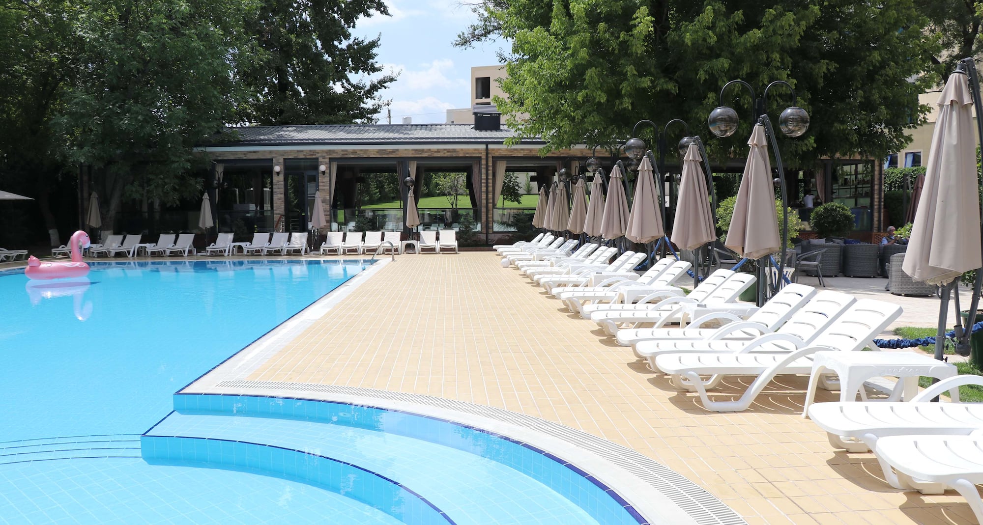 Radisson Blu Hotel, Tashkent - Summer pool