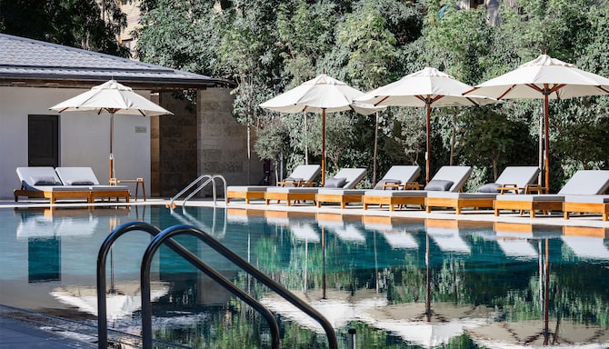 Radisson Blu Hotel, Tashkent - Pool area