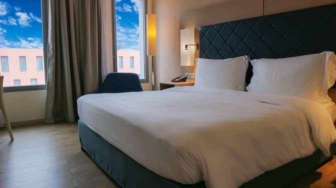 Radisson Blu Hotel, Toulouse Airport - Guest room