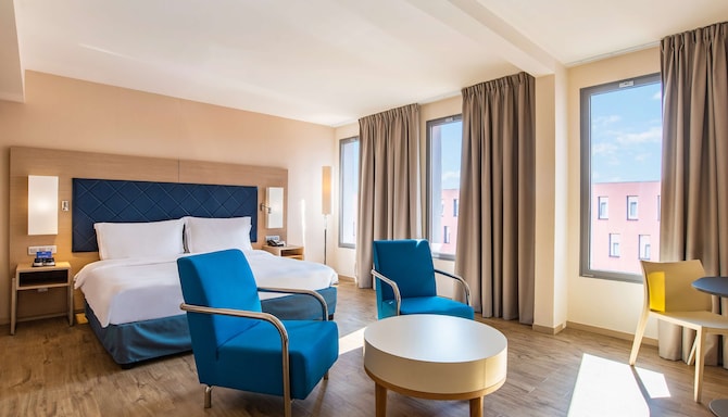 Radisson Blu Hotel, Toulouse Airport - Junior suite for extended stay