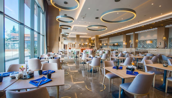 Radisson Blu Hotel, Trabzon - Queen A La Carte Restaurant
