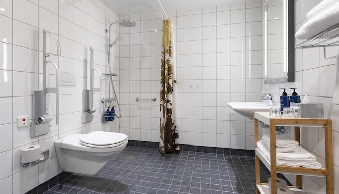 Radisson Blu Hotel, Uppsala - Gästezimmer Bad (barrierefrei)