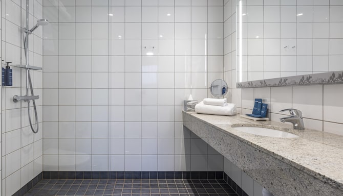 Radisson Blu Hotel, Uppsala - Bad im Gästezimmer