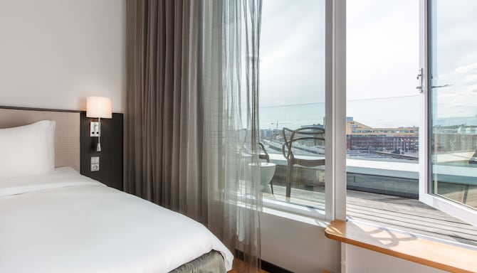 Radisson Blu Hotel, Uppsala - Standard Guest Room - City View & Balcony - Terrace/Balcony