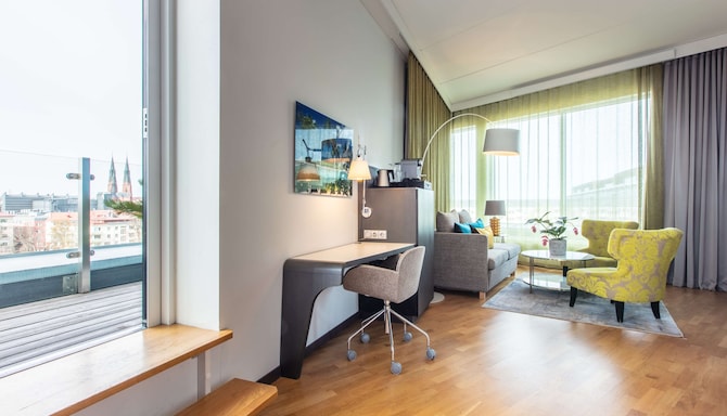 Radisson Blu Hotel, Uppsala - One Bedroom Suite - Living Area with Balcony/Terrace