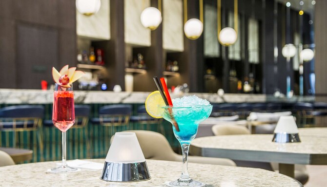 Radisson Blu Hotel, Vadistanbul - VadiBistro cocktails