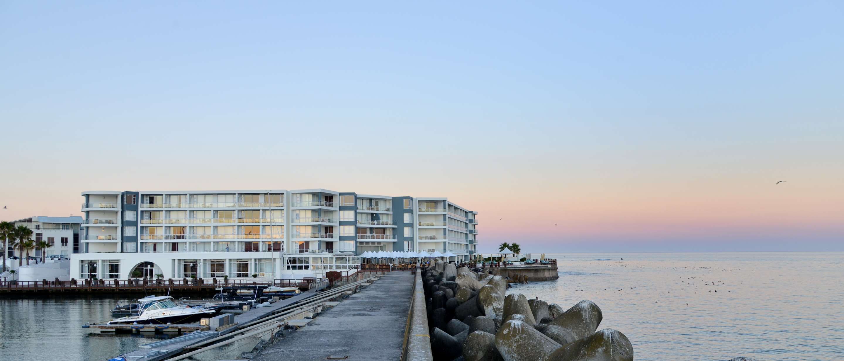 Hotels in Cape Town, Granger Bay | Radisson Blu Hotel Waterfront