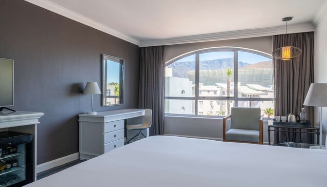 Hotel Rooms and Suites in Cape Town | Radisson Blu