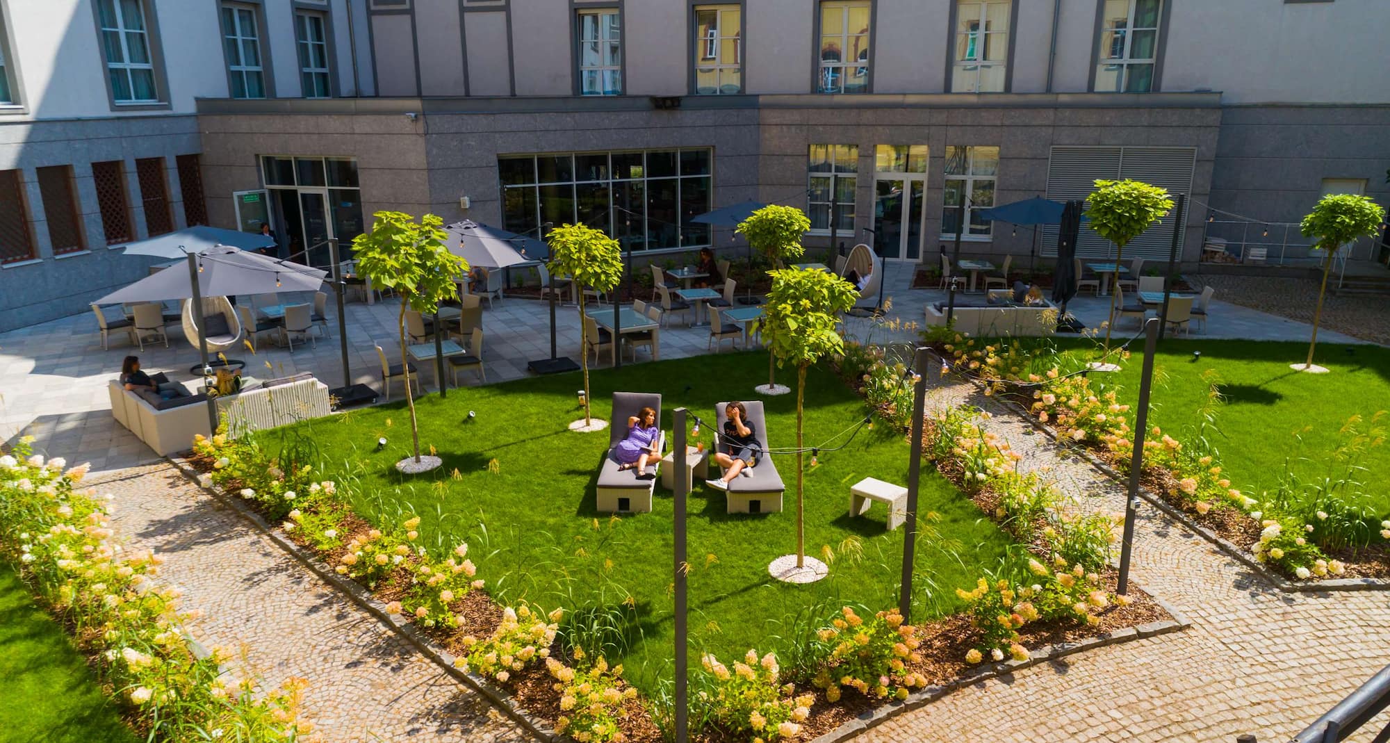 Radisson Blu Hotel, Wroclaw - Indoor patio