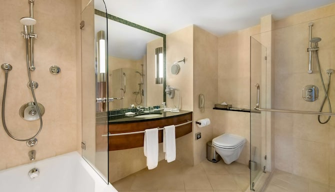 Radisson Blu Hotel, Wroclaw - łazienka w suicie Junior