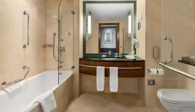 Radisson Blu Hotel, Wroclaw - łazienka w suicie Junior