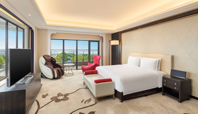 Radisson Blu Hotel, Wuhan ETD Zone - Presidential Suite with lounge access