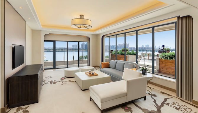 Radisson Blu Hotel, Wuhan ETD Zone - Executive Suite with lounge access