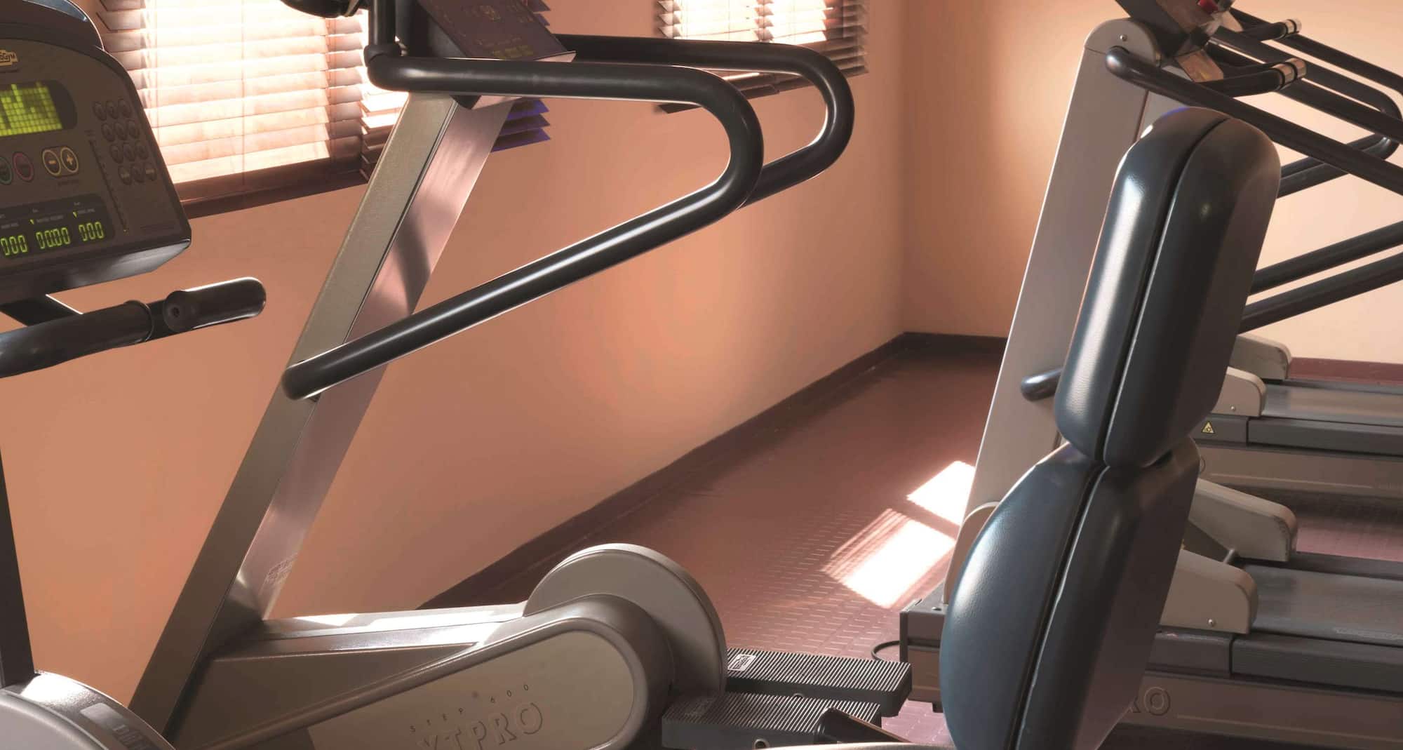 Radisson Blu Hotel, Yanbu - Gym Machines
