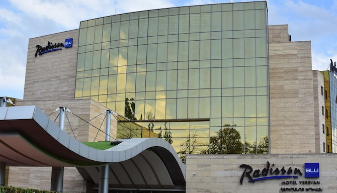 Radisson Blu Hotel, Yerevan - Exterior