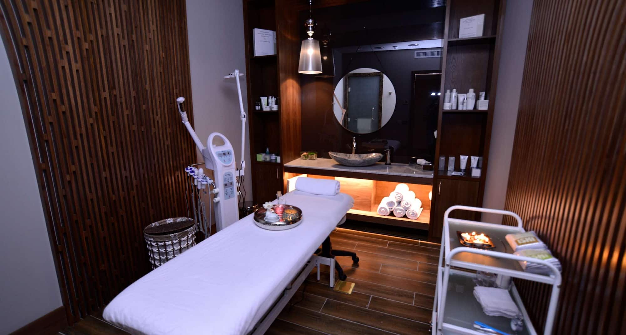 Radisson Blu Hotel, Yerevan - Massage bed