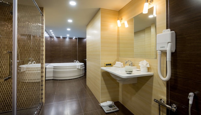 Radisson Blu Hotel, Yerevan - Presidential Suite Bathroom