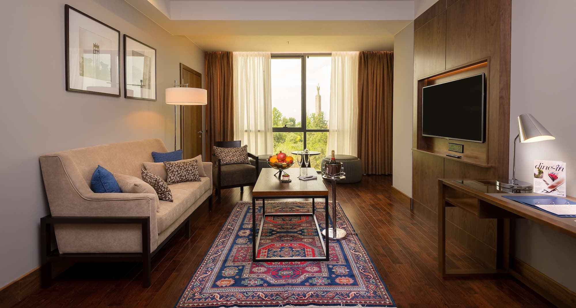 Radisson Blu Hotel, Yerevan - люкс Royale