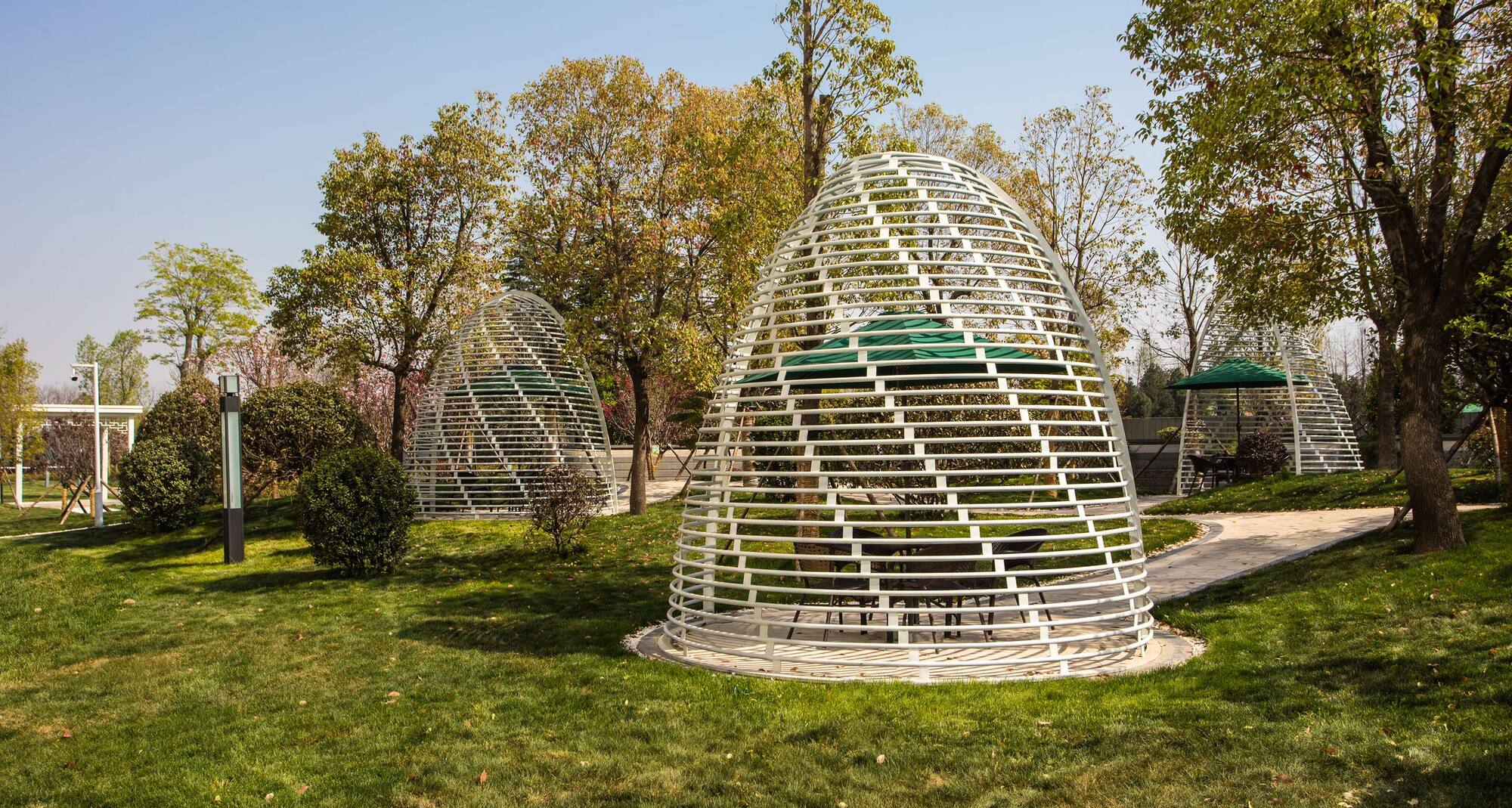 Radisson Blu Hotel, Zhengzhou Huiji - Hotel exterior garden