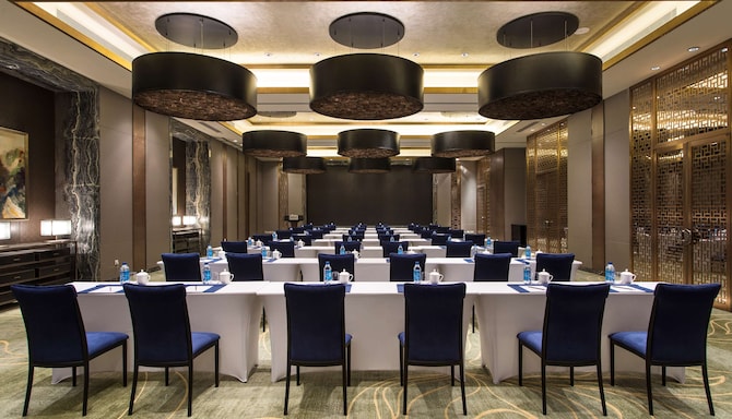 Multi-functional Meeting Room