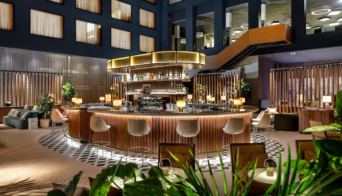 Radisson Blu Hotel, Zurich Airport - Atrium Bar Lounge