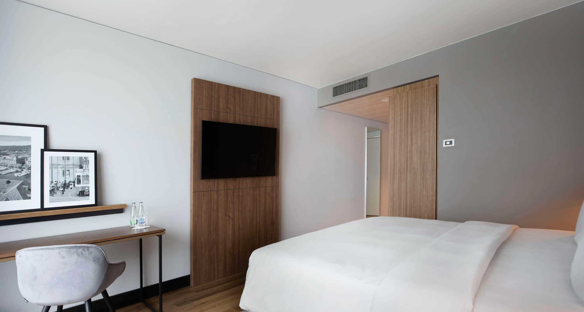 Radisson Blu Hotel, Zurich Airport - Guest Room
