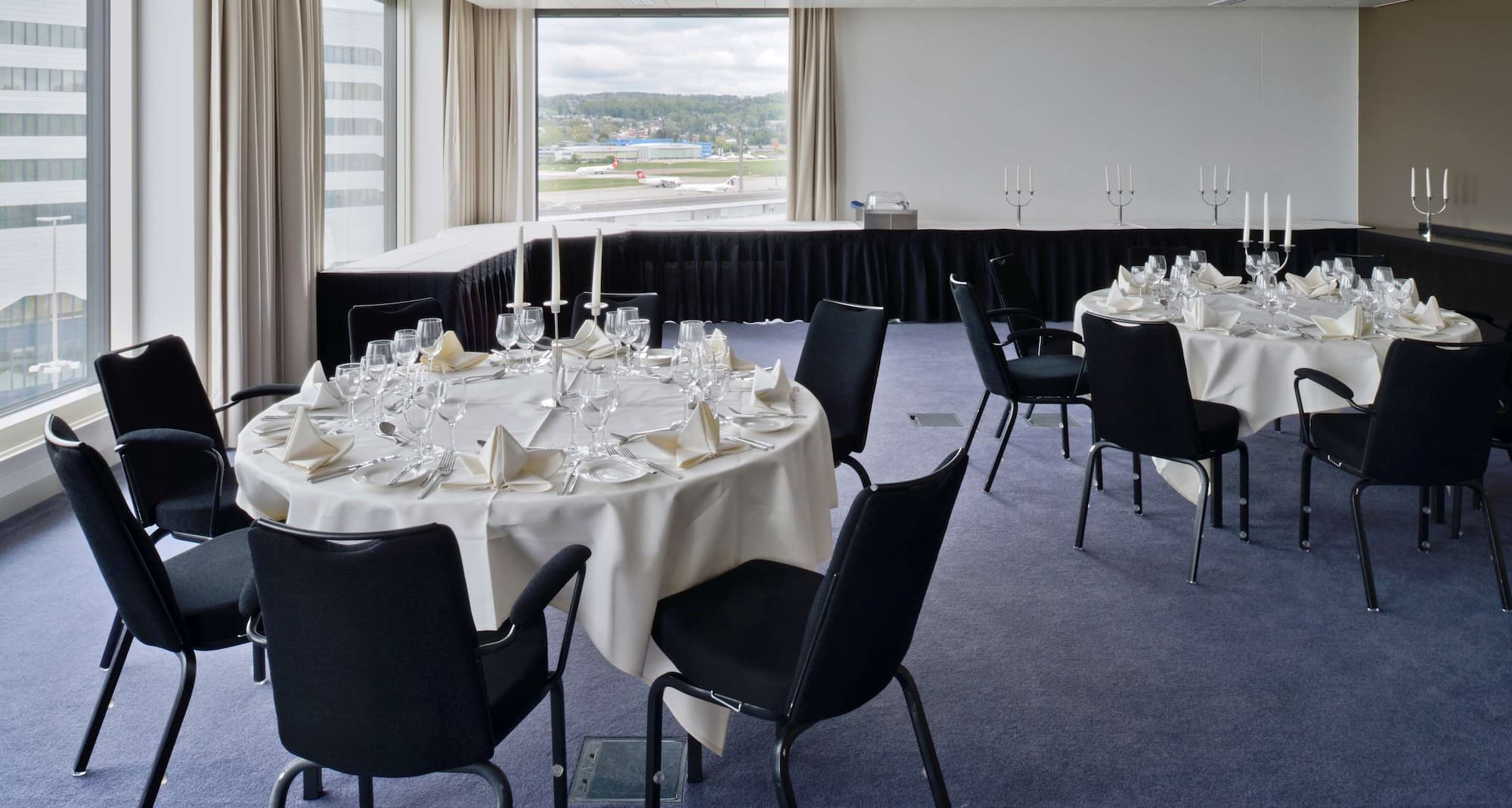 Radisson Blu Hotel, Zurich Airport - Meeting room Jura cabaret set-up