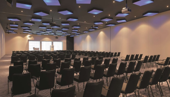 Radisson Blu Hotel, Zurich Airport - Meeting room theater set-up