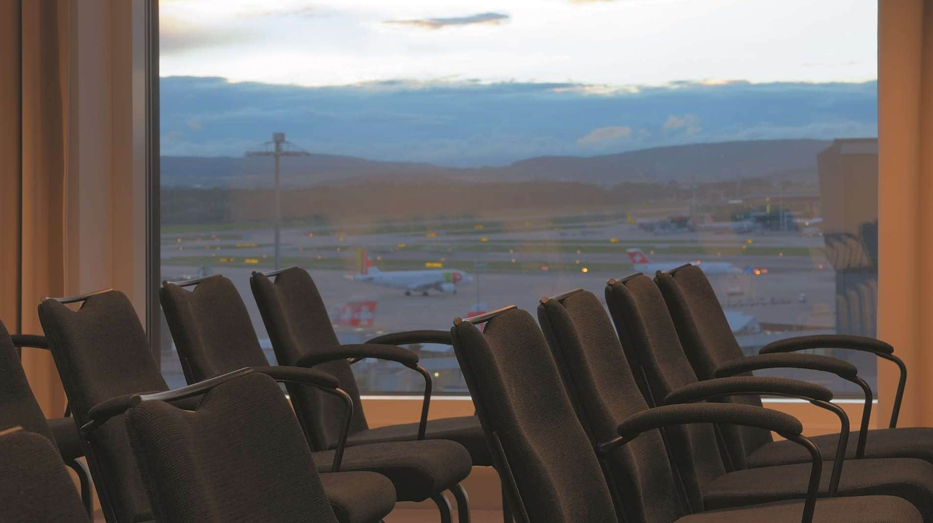 Radisson Blu Hotel, Zurich Airport - Meeting room Bern theater set-up