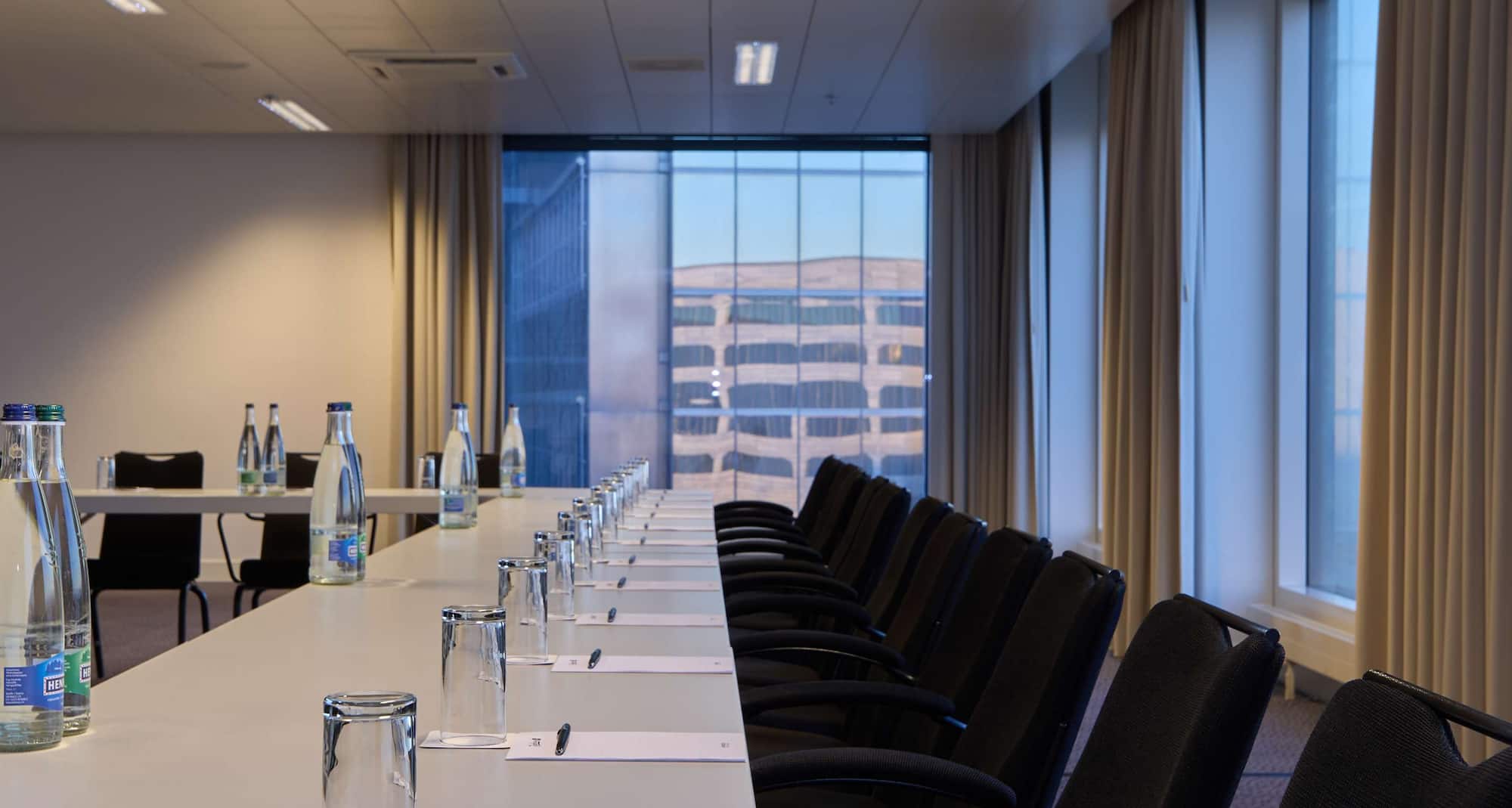 Radisson Blu Hotel, Zurich Airport - Meeting Room Luzern