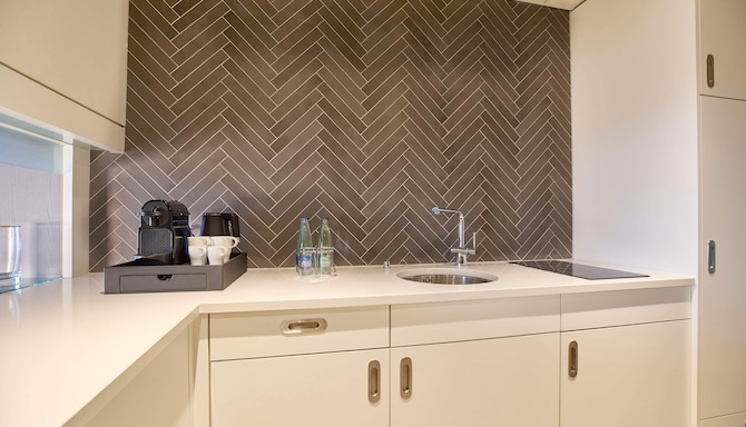 Radisson Blu Hotel, Zurich Airport - Cucina / angolo cottura della suite