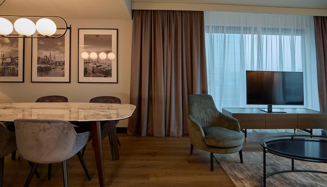 Radisson Blu Hotel, Zurich Airport - Suite