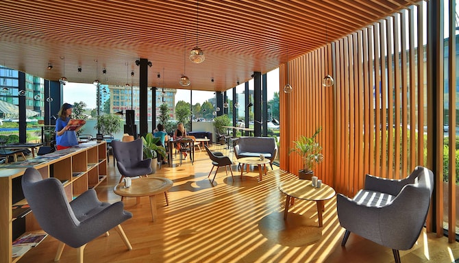 فندق Radisson Blu Iveria Hotel, Tbilisi City Centre - مقهى Iveria Cafe