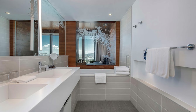 Radisson Blu Iveria Hotel, Tbilisi City Centre - Presidential Suite Bathroom