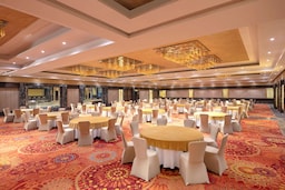 Radisson Blu Kaushambi Delhi NCR - Amber Ballroom banquet set-up