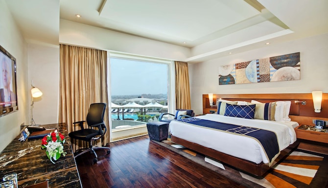 Radisson Blu Kaushambi Delhi NCR - Deluxe Room