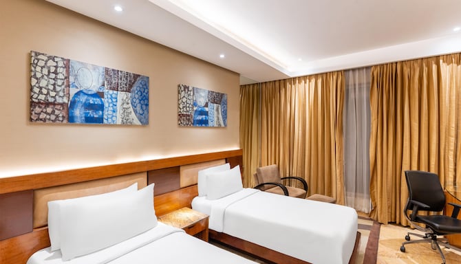 Radisson Blu Kaushambi Delhi NCR - Deluxe Room Twin Bed