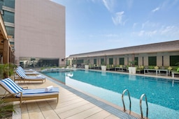 Radisson Blu Kaushambi Delhi NCR - Outdoor pool