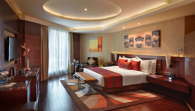 Radisson Blu Kaushambi Delhi NCR - Suite Bedroom