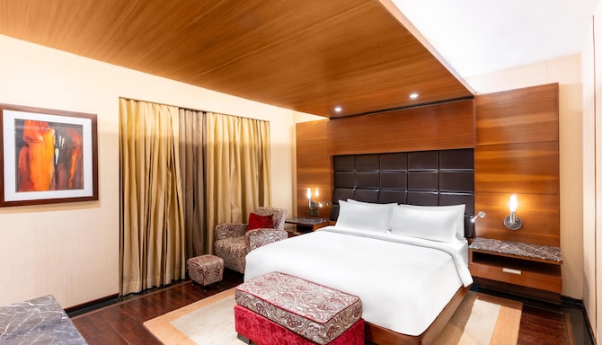 Radisson Blu Kaushambi Delhi NCR - Suite Bed Room