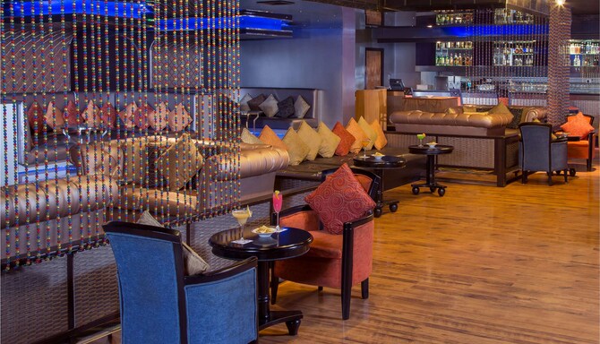 Radisson Blu Kochi - Bar Lounge