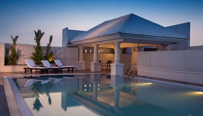 Radisson Blu Kochi - Pool