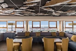 Radisson Blu Latvija Conference & Spa Hotel, Riga - бар Skyline