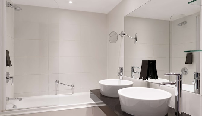 Radisson Blu Latvija Conference & Spa Hotel, Riga - Premium Room bathroom