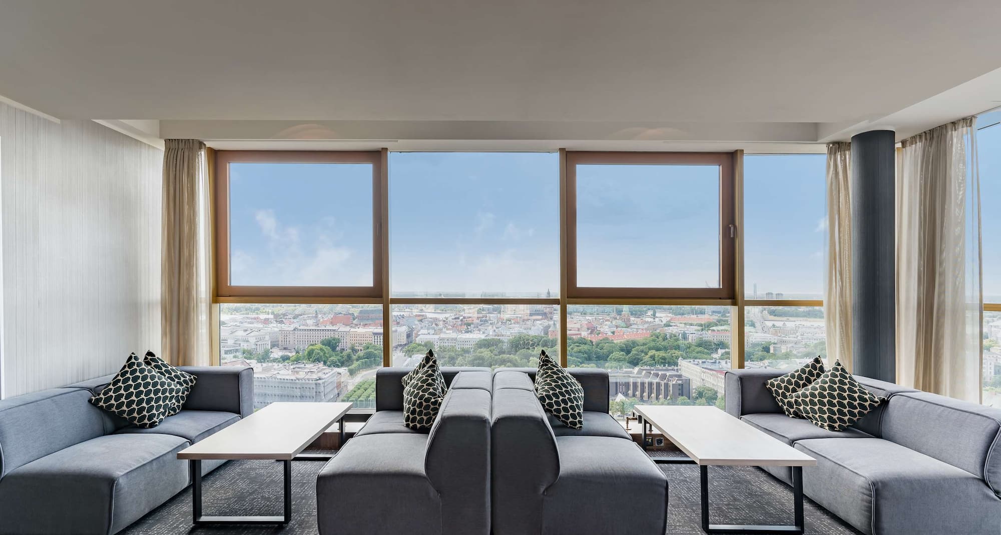 Radisson Blu Latvija Conference and Spa Hotel, Riga - Skyline Bar Lounge