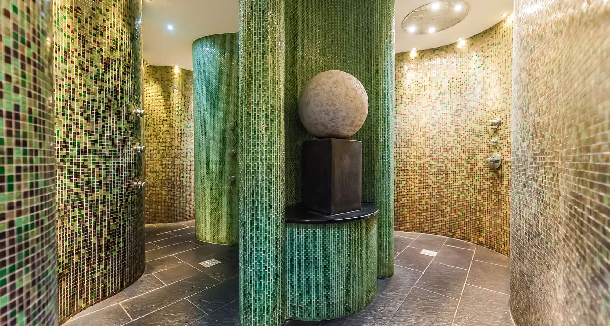 Radisson Blu Latvija Conference & Spa Hotel, Riga - ESPA Riga: контрастный душ